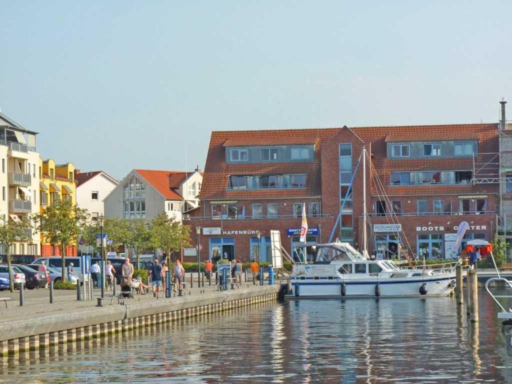 Ferienwohnung "Am Yachthafen" Objekt Id 12104-7 Waren  Bagian luar foto